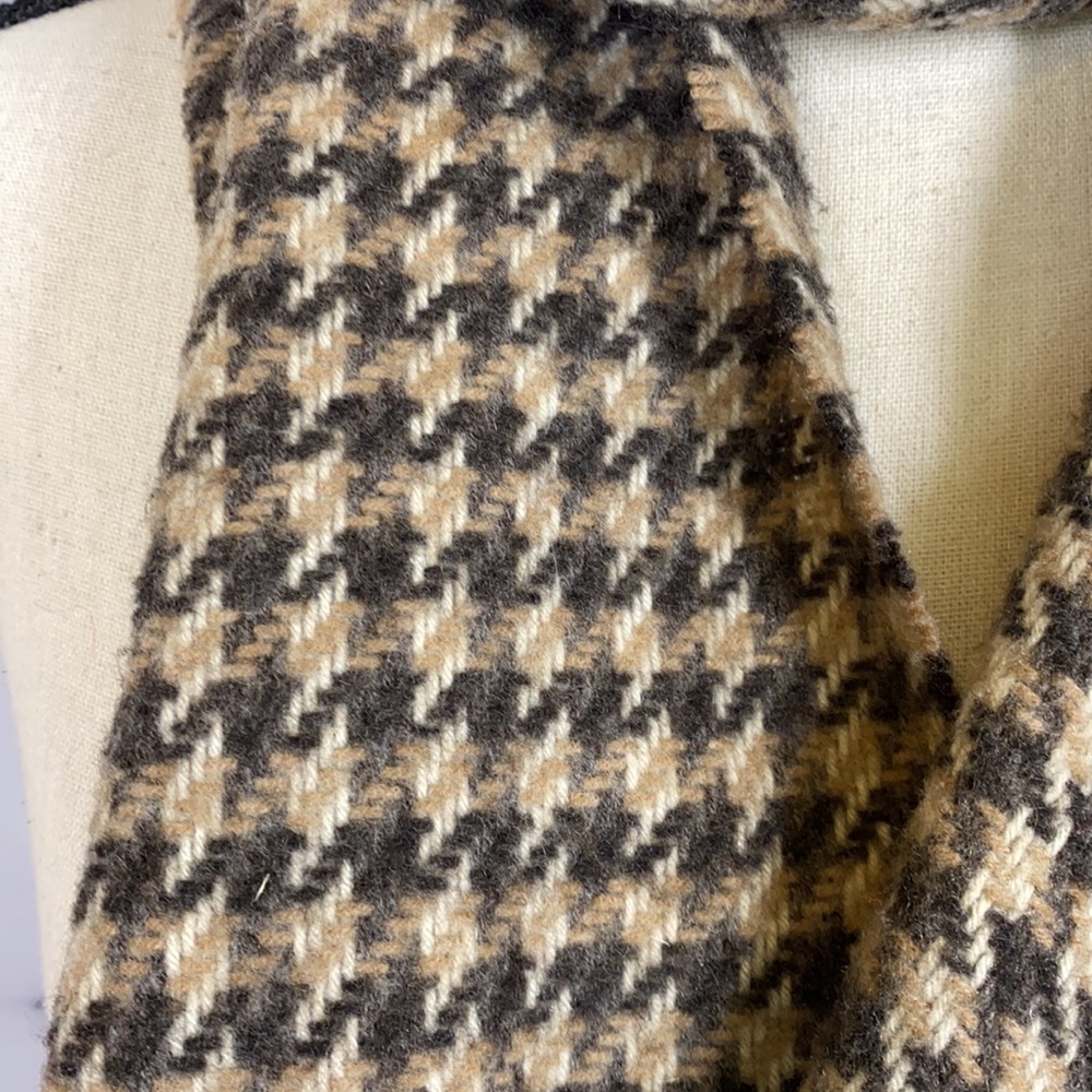 Coach Houndstooth Wool/Cashmere Fringe Scarf in Brown and Cream - Picture 2 of 4